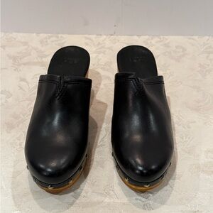 UGG clog woman size 7